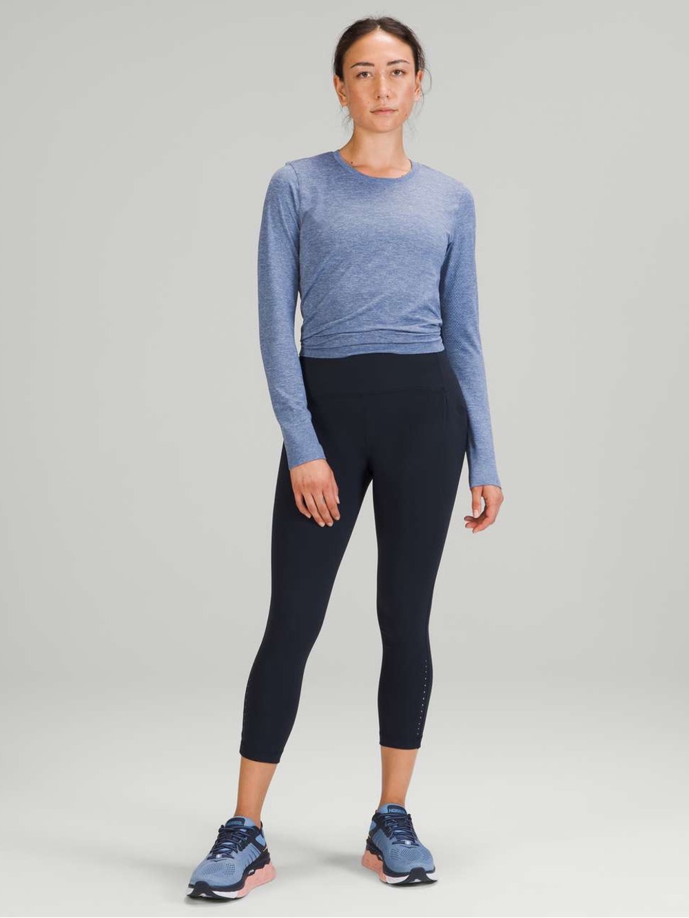 Lululemon Swift Speed High-Rise Crop 23"
True Navy Size 4 New With Tags